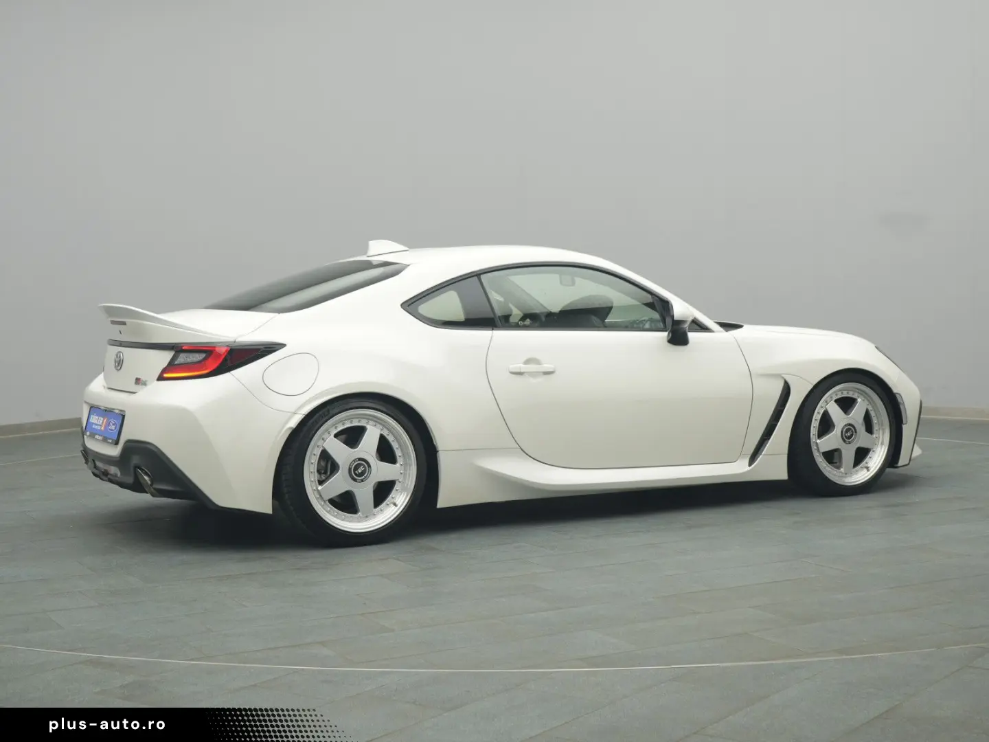 TOYOTA GR 86 234PS KW-Fahrwerk LED BLIS PDC