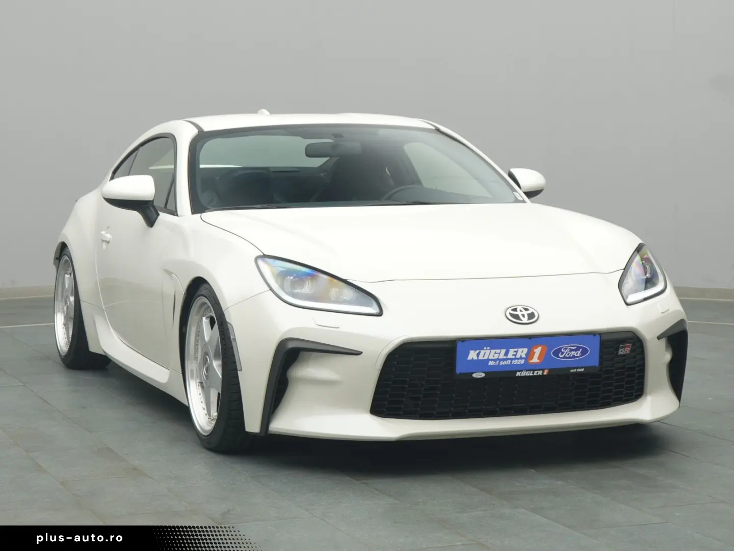 TOYOTA GR 86 234PS KW-Fahrwerk LED BLIS PDC