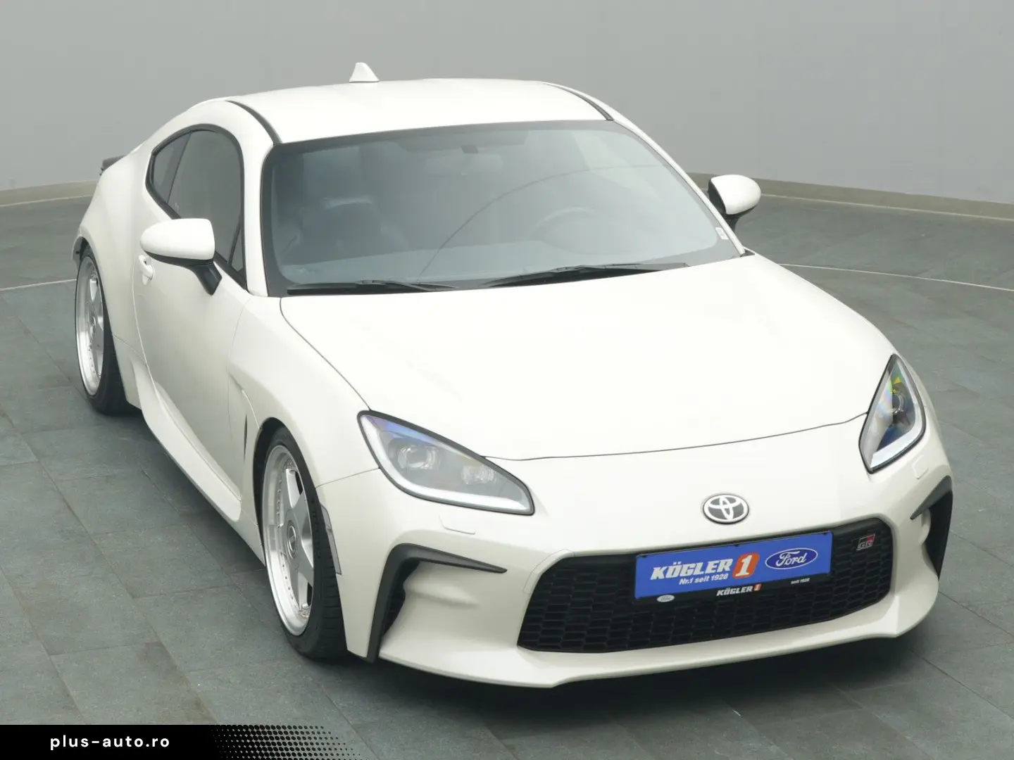 TOYOTA GR 86 234PS KW-Fahrwerk LED BLIS PDC