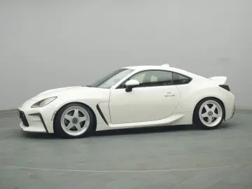 TOYOTA GR 86 234PS KW-Fahrwerk LED BLIS PDC