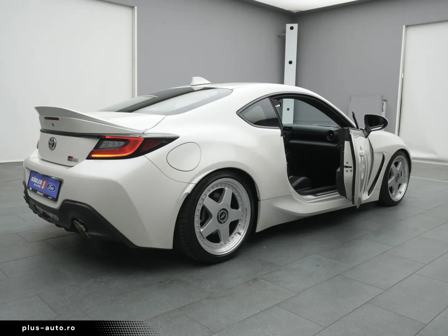 TOYOTA GR 86 234PS KW-Fahrwerk LED BLIS PDC