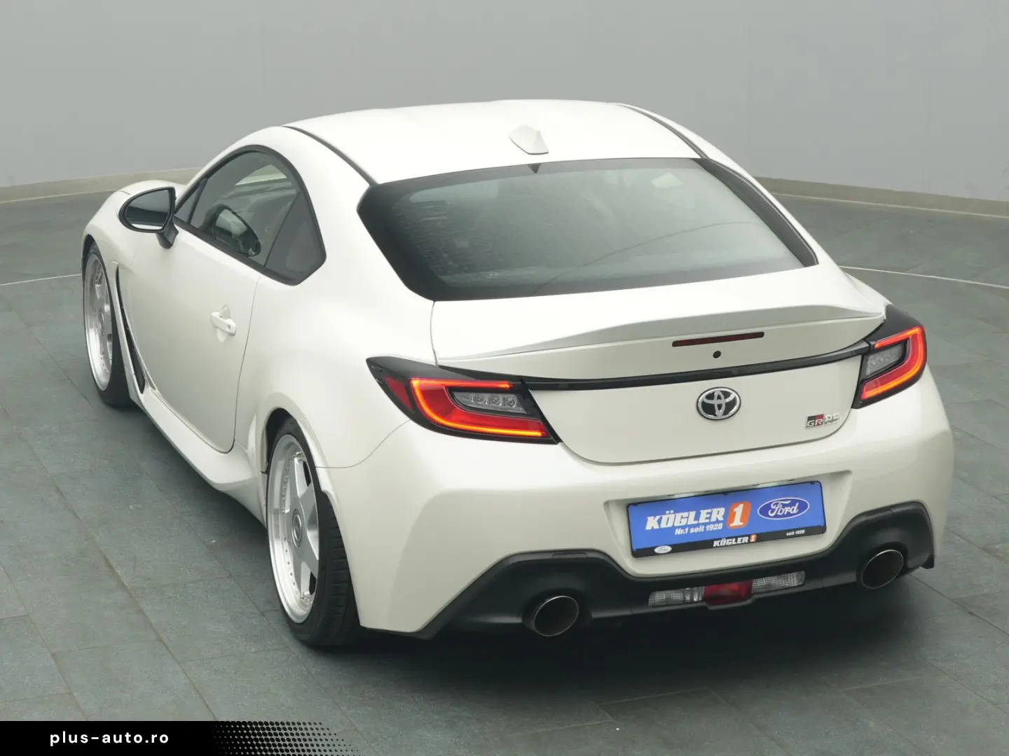 TOYOTA GR 86 234PS KW-Fahrwerk LED BLIS PDC