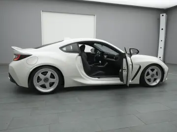 TOYOTA GR 86 234PS KW-Fahrwerk LED BLIS PDC