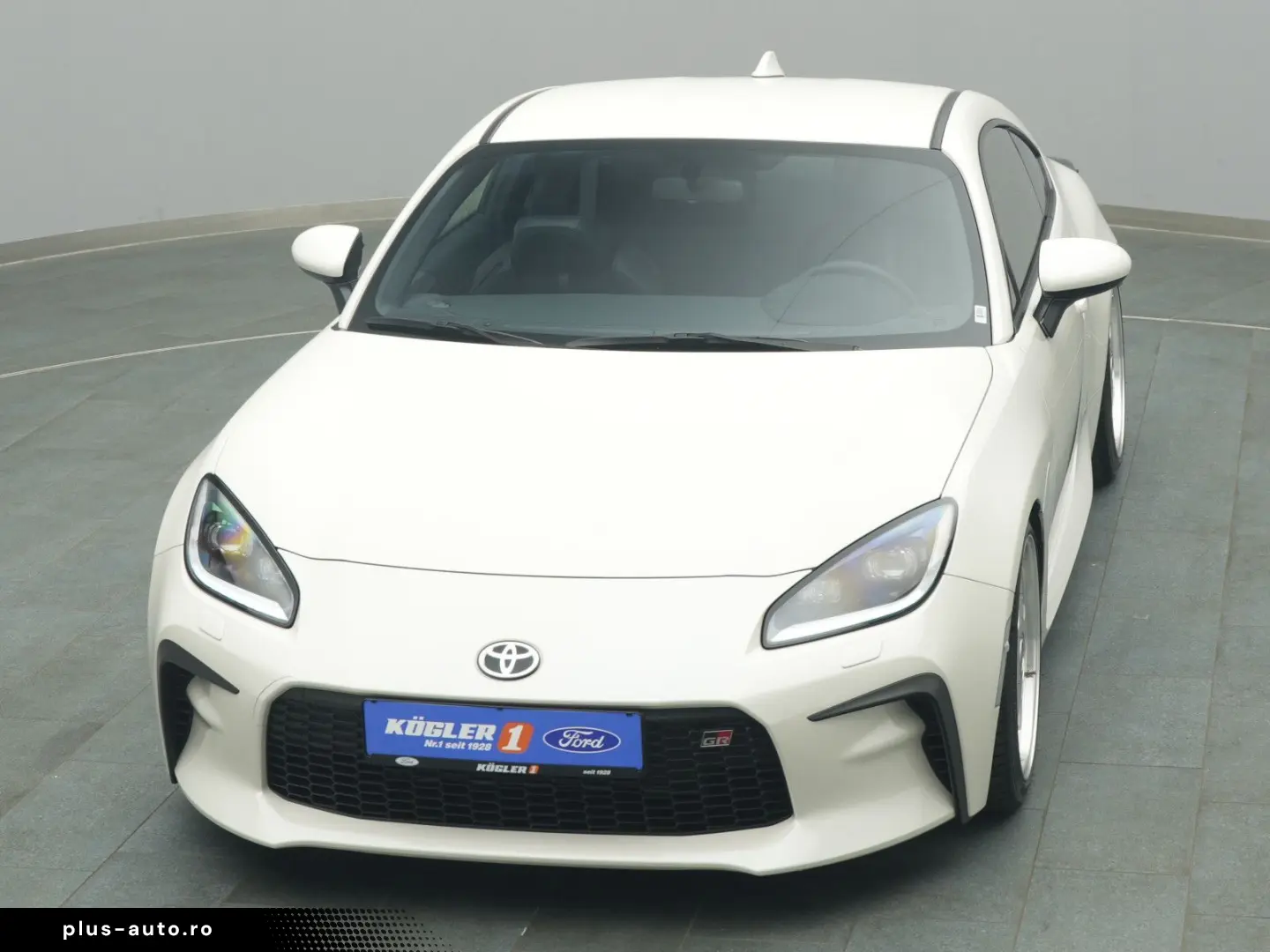 TOYOTA GR 86 234PS KW-Fahrwerk LED BLIS PDC