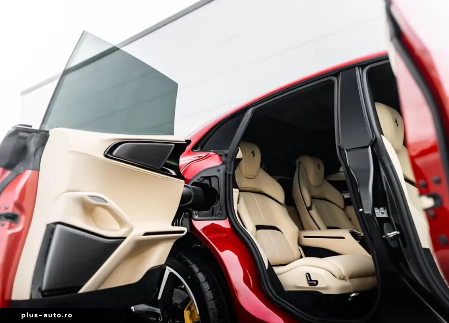 Ferrari Purosangue 6.5L V12 725hp 2026