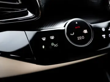 Ferrari Purosangue 6.5L V12 725hp 2026