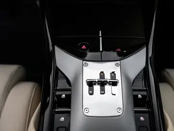 Ferrari Purosangue 6.5L V12 725hp 2026