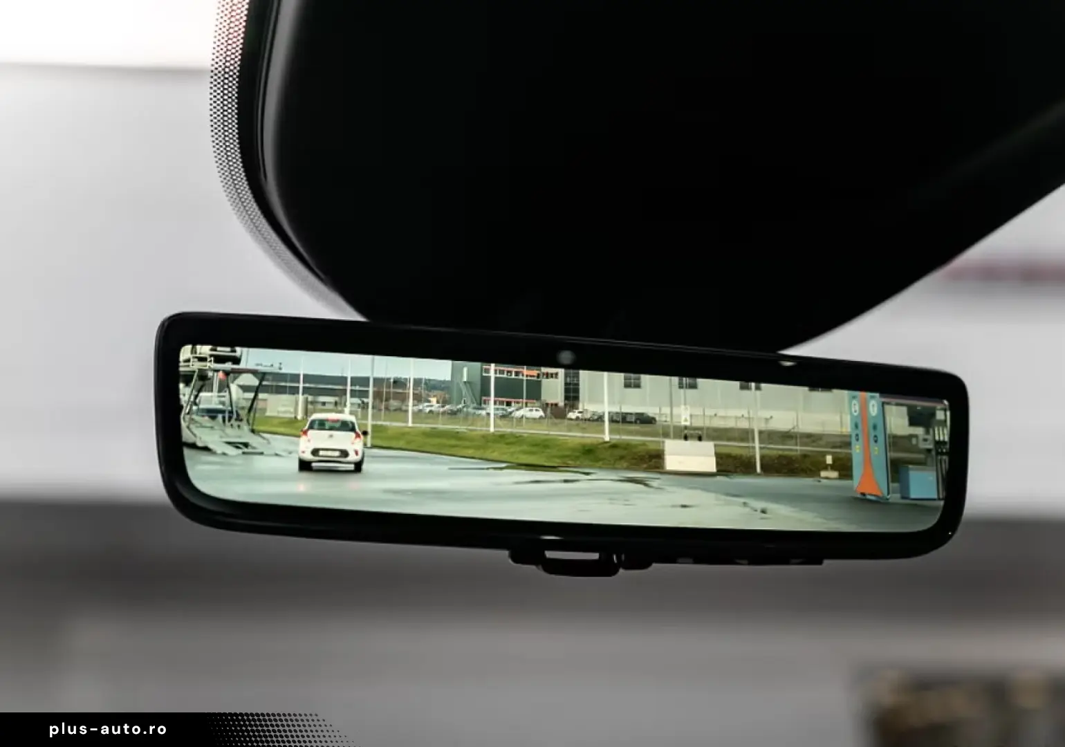 Ferrari Purosangue 6.5L V12 725hp 2026