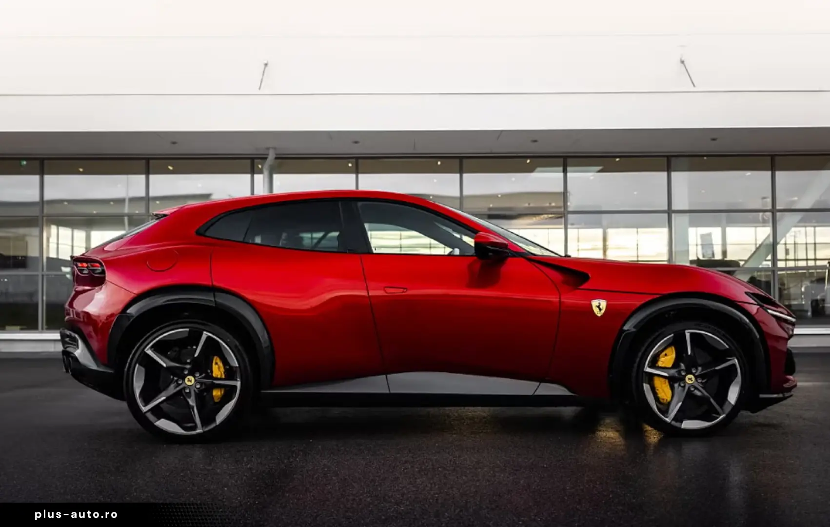 Ferrari Purosangue 6.5L V12 725hp 2026