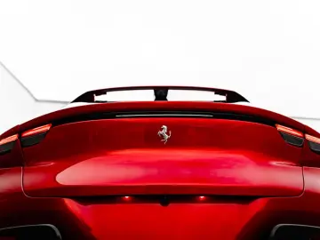 Ferrari Purosangue 6.5L V12 725hp 2026