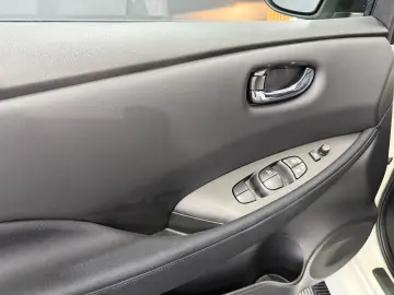 NISSAN Leaf 40 kWh Acenta Limousine