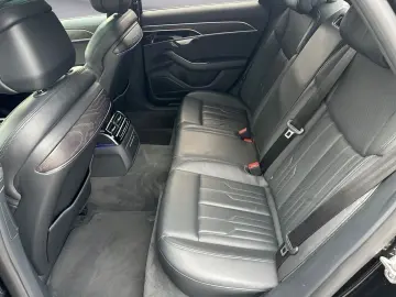 AUDI A8 60 TFSIe quattro Matrix Pano Head-up B&O Assi