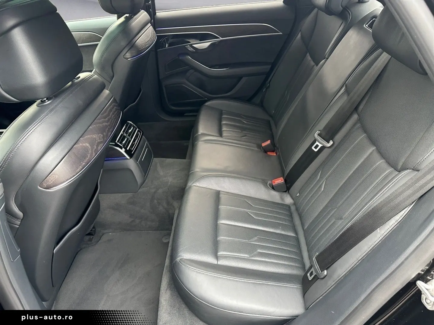 AUDI A8 60 TFSIe quattro Matrix Pano Head-up B&O Assi