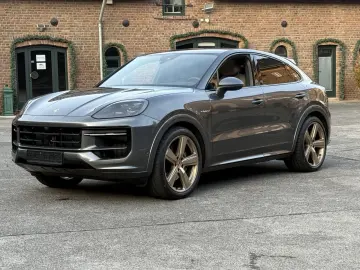 PORSCHE Cayenne E-Hybrid Coupe SPORTDESIGN-PAKET 22 ZOLL