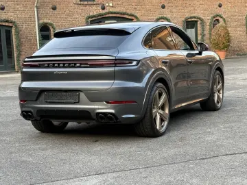 PORSCHE Cayenne E-Hybrid Coupe SPORTDESIGN-PAKET 22 ZOLL