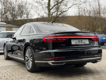 AUDI A8 60 TFSI e quattro PANO HeadUp LUFT 360