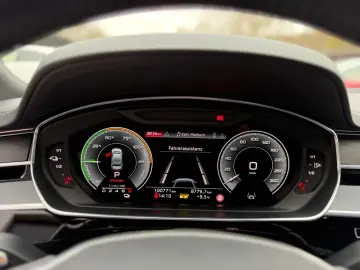 AUDI A8 60 TFSI e quattro PANO HeadUp LUFT 360