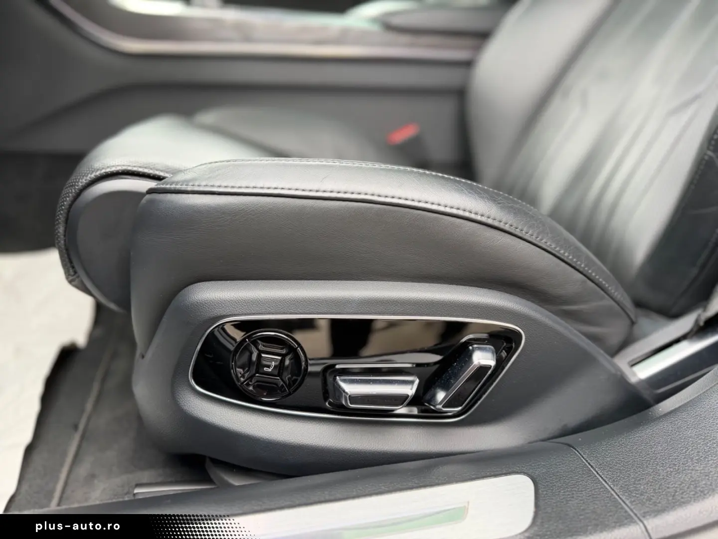 AUDI A8 60 TFSI e quattro PANO HeadUp LUFT 360