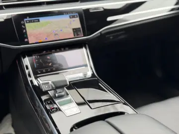 AUDI A8 60 TFSI e quattro PANO HeadUp LUFT 360