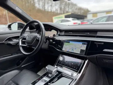 AUDI A8 60 TFSI e quattro PANO HeadUp LUFT 360