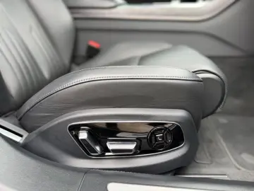 AUDI A8 60 TFSI e quattro PANO HeadUp LUFT 360