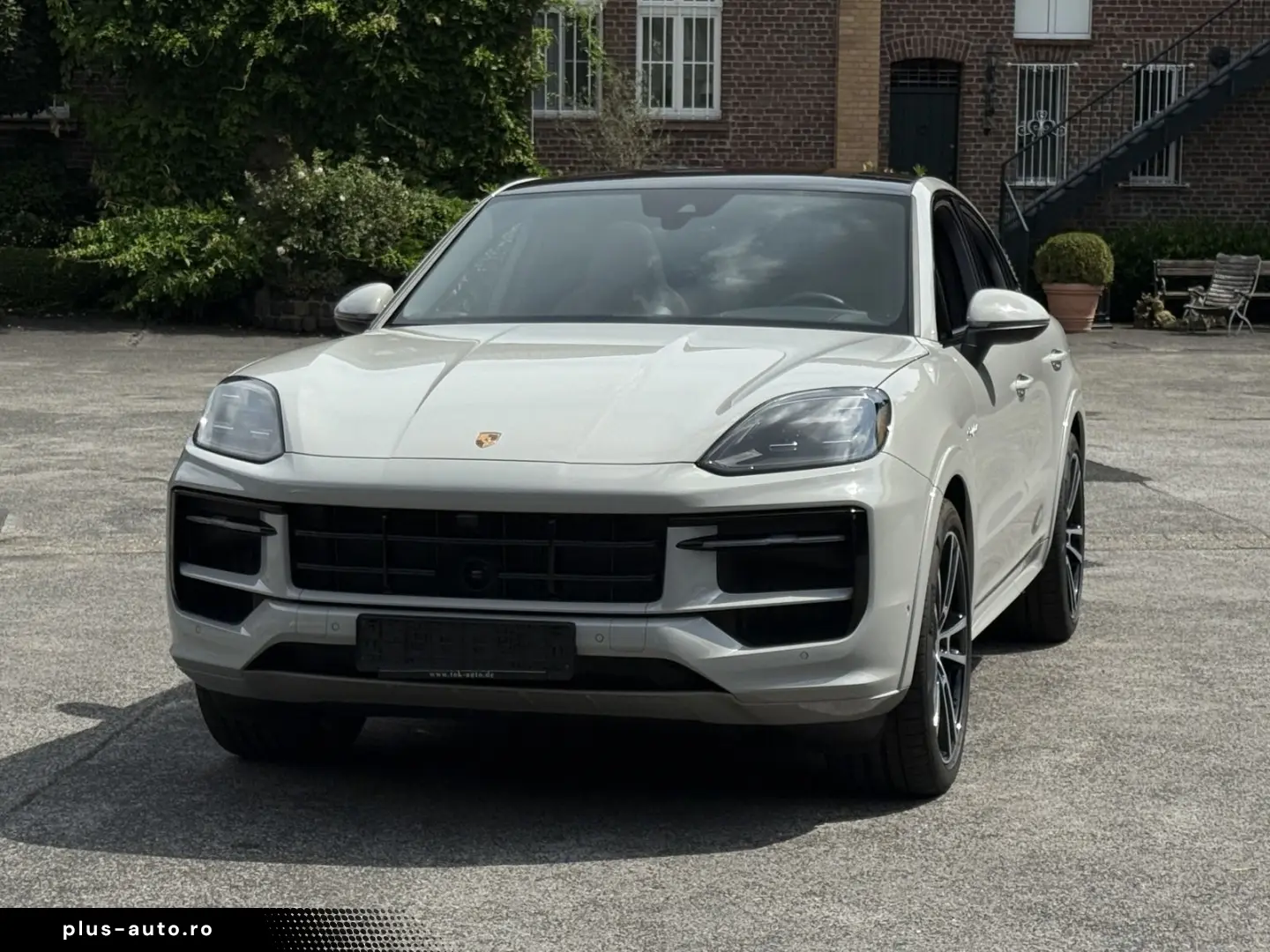 PORSCHE Cayenne E-Hybrid  Coupe KREIDE-BEIGE SPORTDESIGN