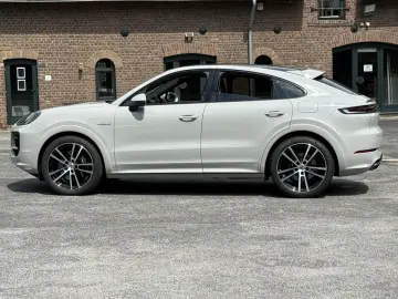 PORSCHE Cayenne E-Hybrid  Coupe KREIDE-BEIGE SPORTDESIGN