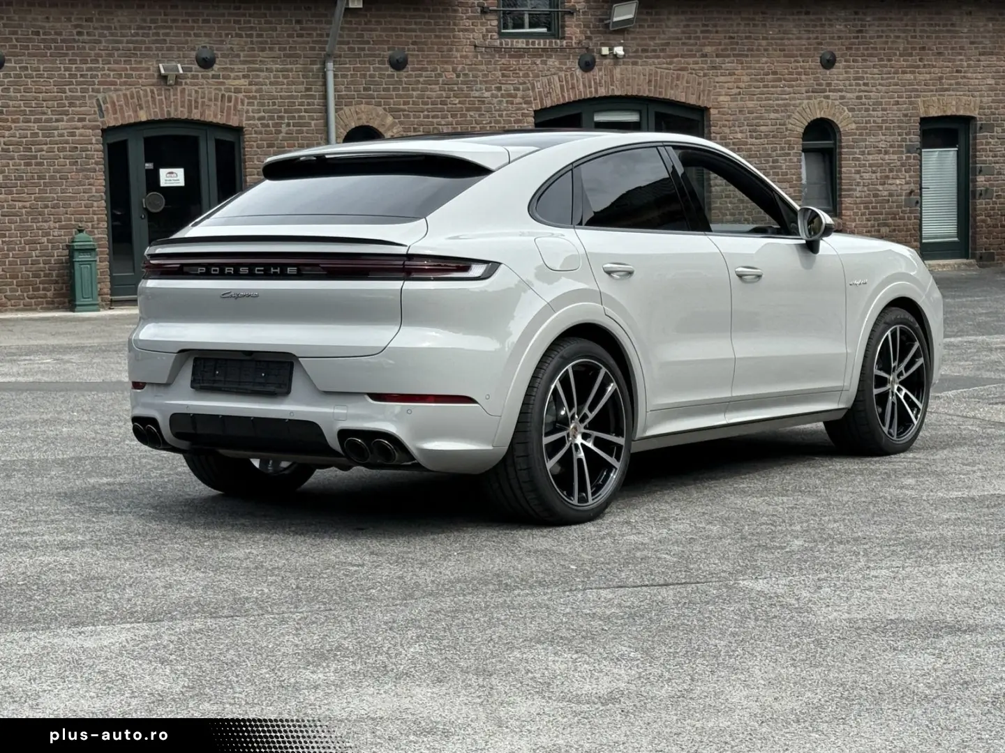 PORSCHE Cayenne E-Hybrid  Coupe KREIDE-BEIGE SPORTDESIGN