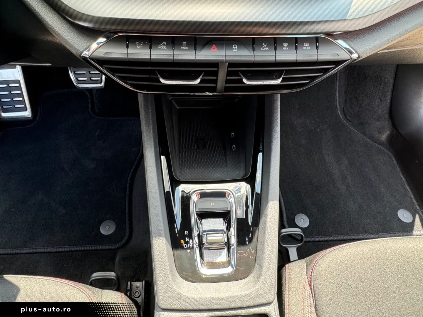 SKODA Octavia RS iV 245PS STHZ HEAD UP