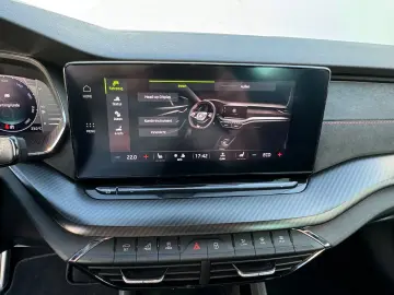 SKODA Octavia RS iV 245PS STHZ HEAD UP