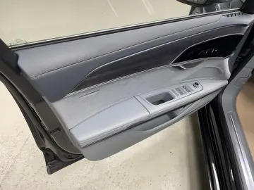 AUDI A8 60 TFSI Lang Fond Matrix B&O Head-UP Massage