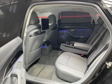 AUDI A8 60 TFSI Lang Fond Matrix B&O Head-UP Massage