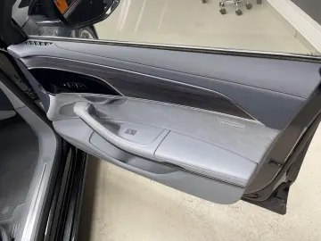 AUDI A8 60 TFSI Lang Fond Matrix B&O Head-UP Massage
