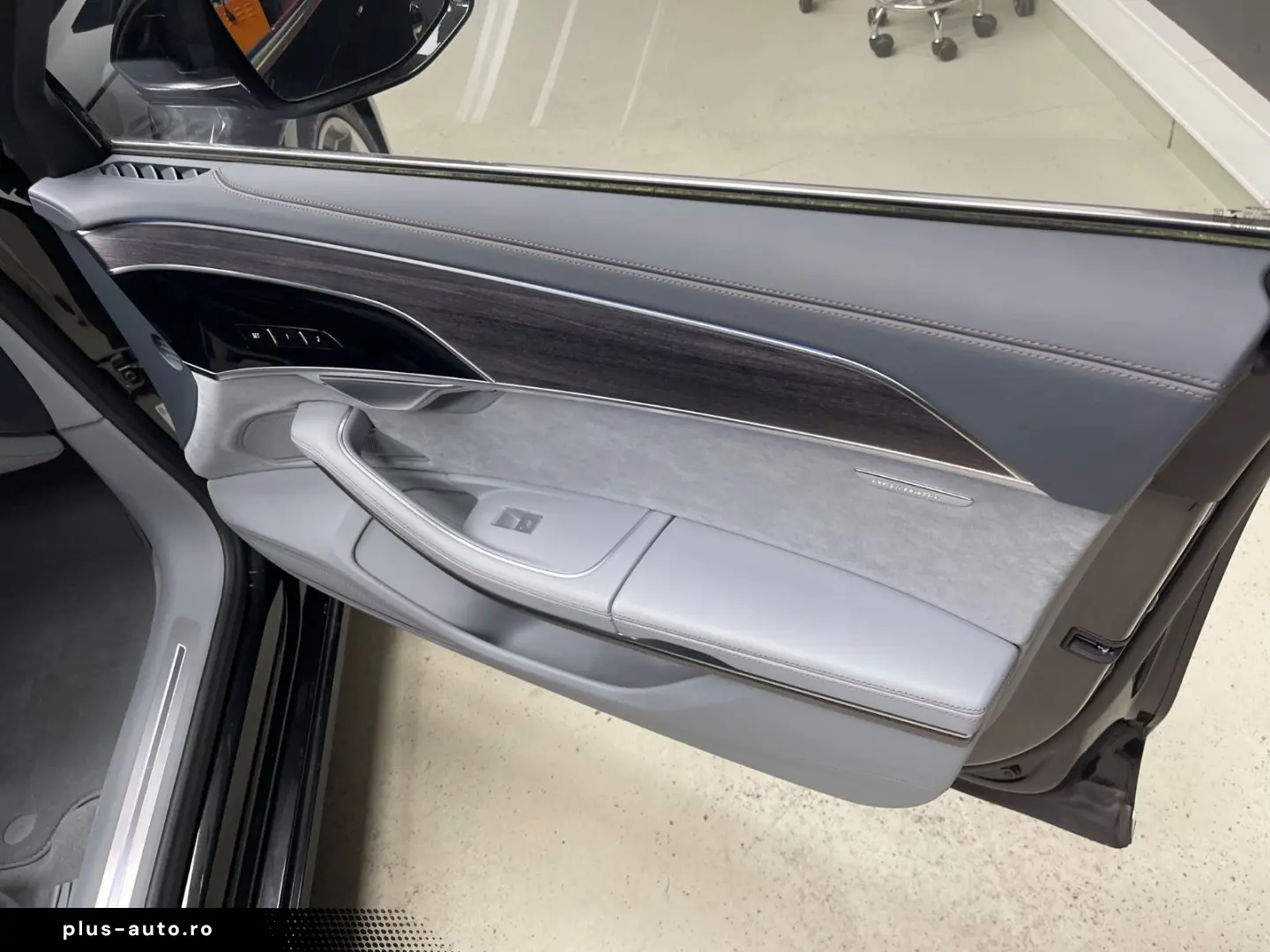 AUDI A8 60 TFSI Lang Fond Matrix B&O Head-UP Massage