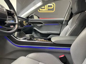 AUDI A8 60 TFSI Lang Fond Matrix B&O Head-UP Massage