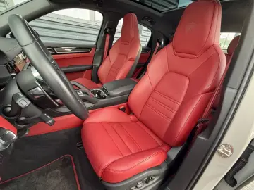 PORSCHE Cayenne Coupe Platinum Edition INNO HAL SPORTABG