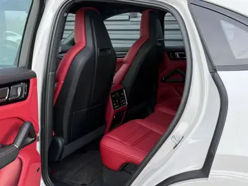 PORSCHE Cayenne Coupe Platinum Edition INNO HAL SPORTABG