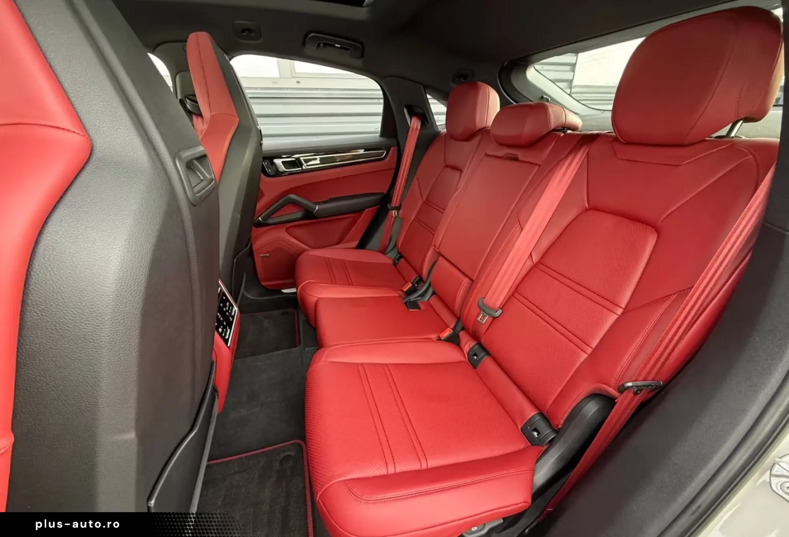 PORSCHE Cayenne Coupe Platinum Edition INNO HAL SPORTABG