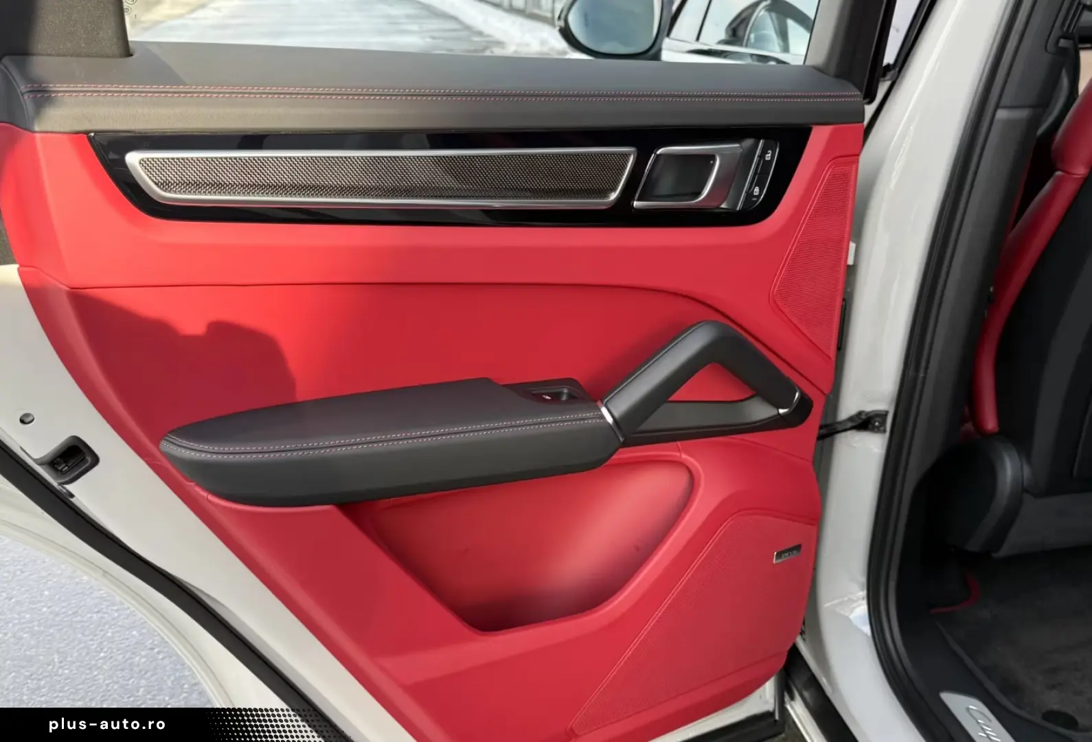 PORSCHE Cayenne Coupe Platinum Edition INNO HAL SPORTABG