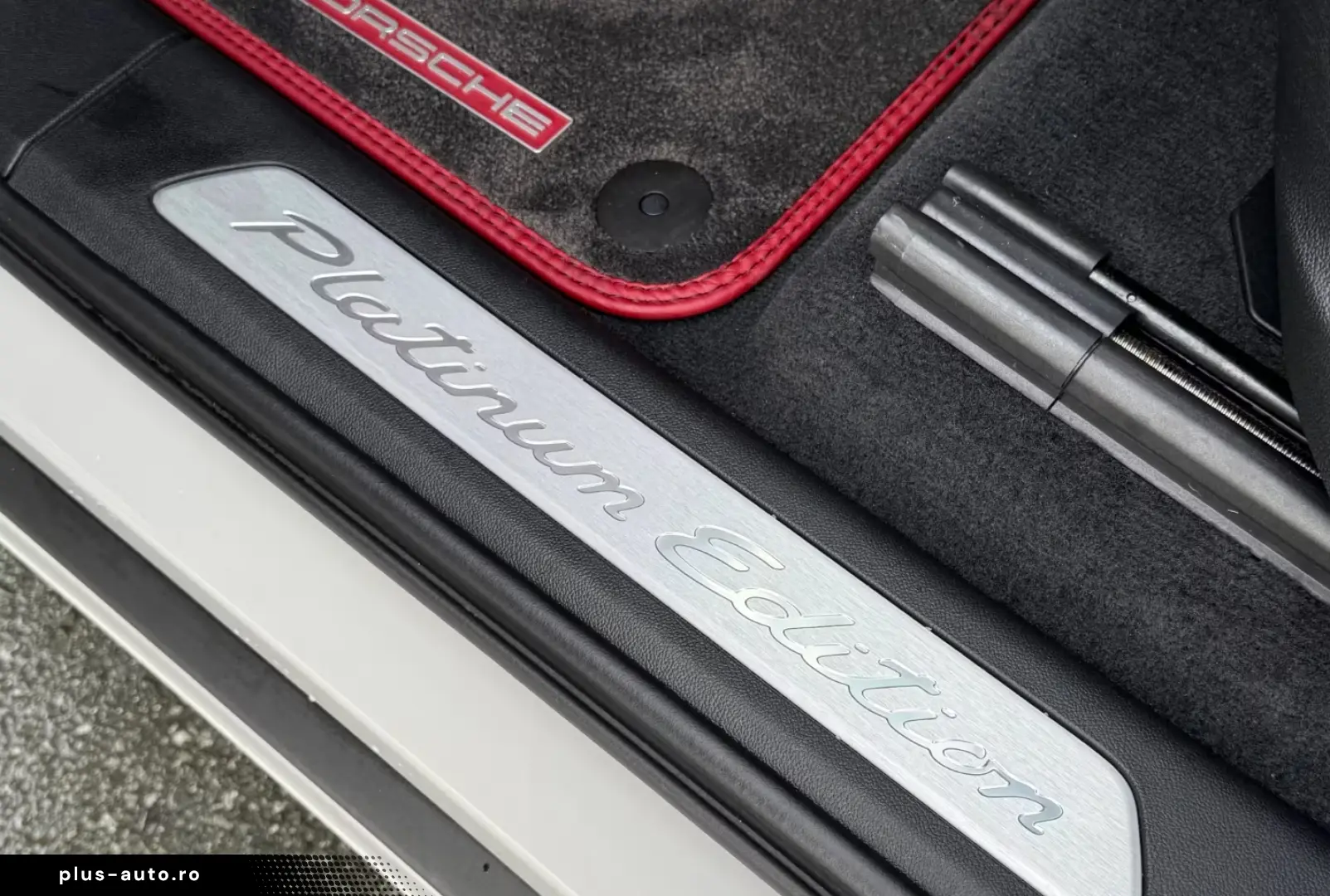 PORSCHE Cayenne Coupe Platinum Edition INNO HAL SPORTABG