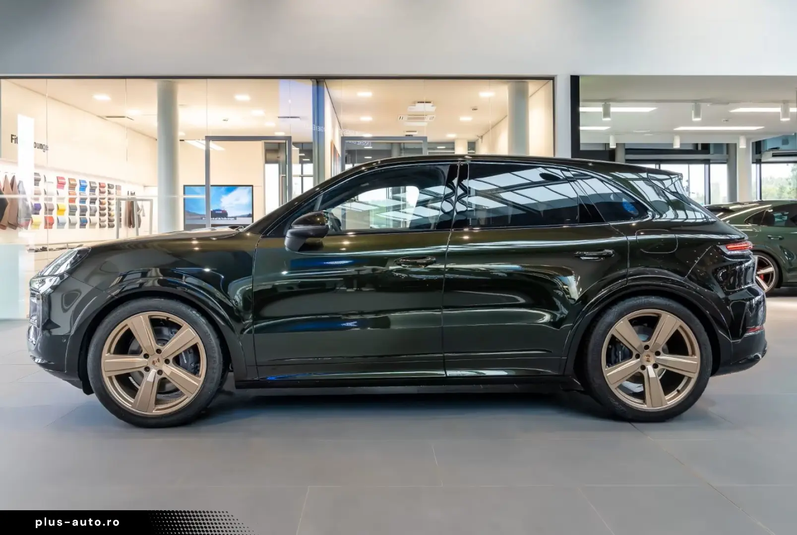 Porsche Cayenne E-Hybrid darkolive Beige Massage HeadUp 22