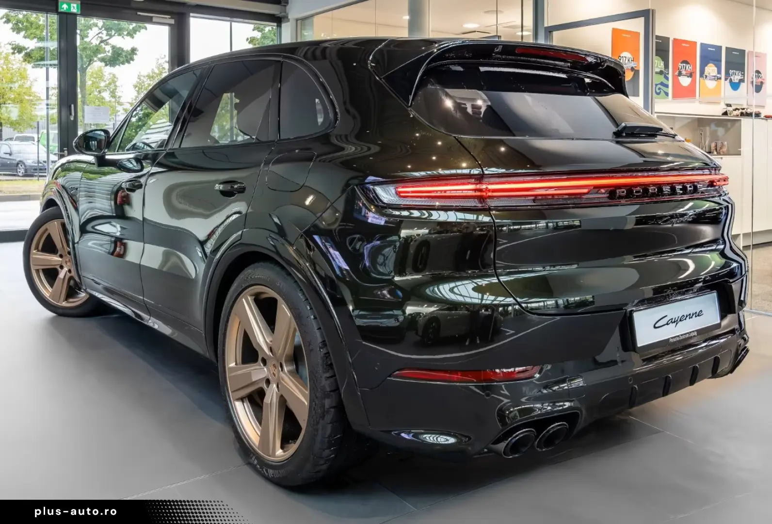 Porsche Cayenne E-Hybrid darkolive Beige Massage HeadUp 22