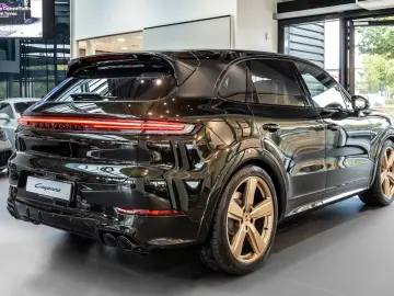 Porsche Cayenne E-Hybrid darkolive Beige Massage HeadUp 22