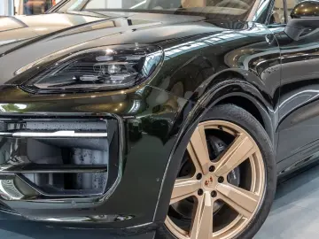 Porsche Cayenne E-Hybrid darkolive Beige Massage HeadUp 22