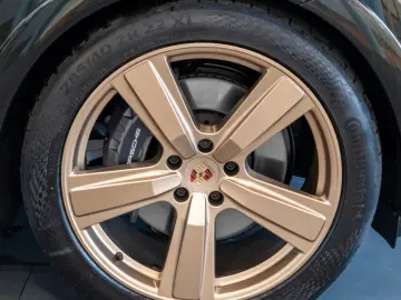 Porsche Cayenne E-Hybrid darkolive Beige Massage HeadUp 22