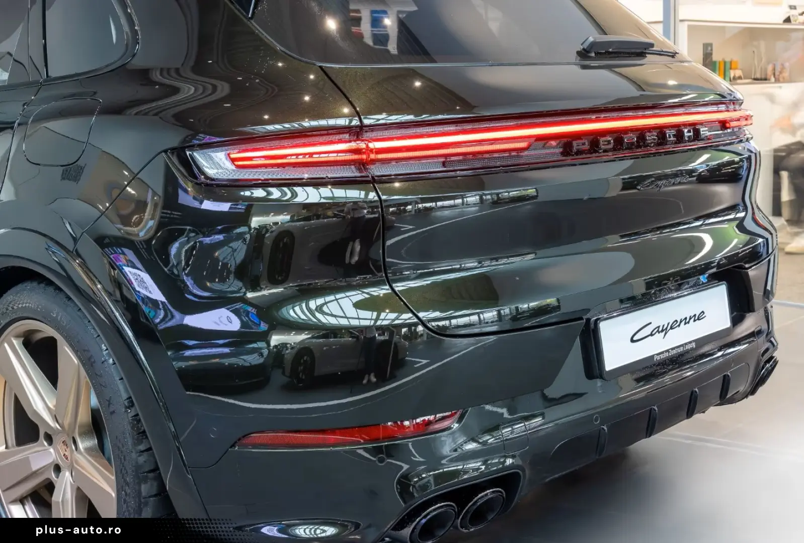 Porsche Cayenne E-Hybrid darkolive Beige Massage HeadUp 22