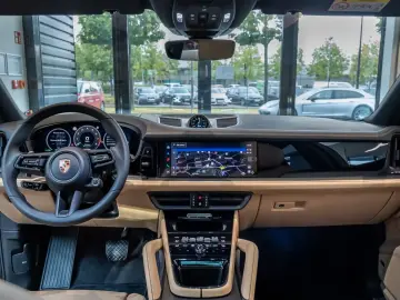 Porsche Cayenne E-Hybrid darkolive Beige Massage HeadUp 22