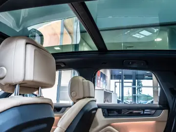 Porsche Cayenne E-Hybrid darkolive Beige Massage HeadUp 22