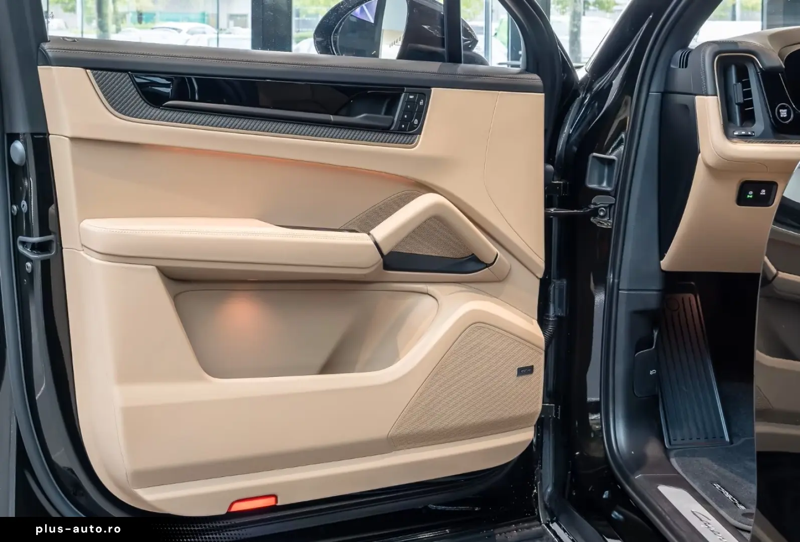 Porsche Cayenne E-Hybrid darkolive Beige Massage HeadUp 22