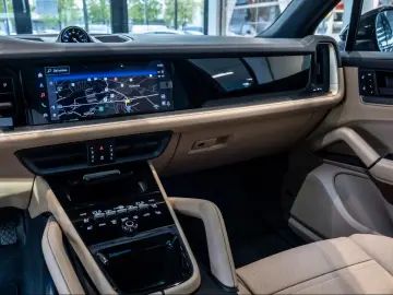 Porsche Cayenne E-Hybrid darkolive Beige Massage HeadUp 22